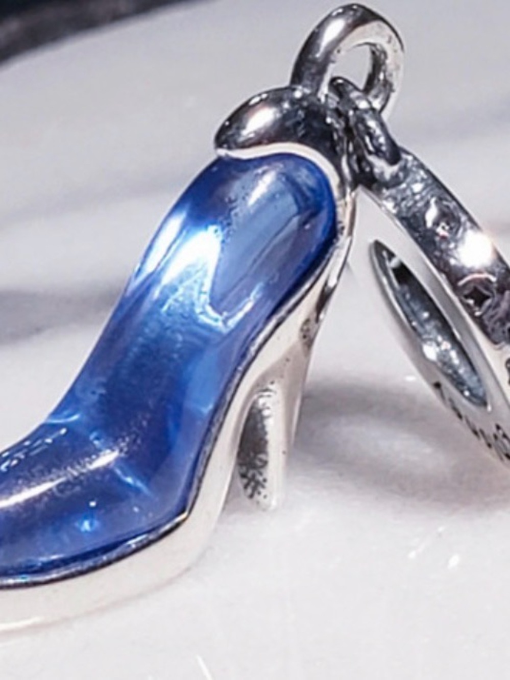 Pandora Disney Cinderella’s Glass Slipper shoe Dangle Charm Silver S925 ALE Nwot